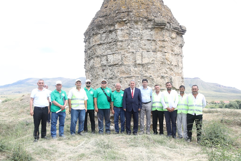 AMEA-nın prezidenti Xocalı şəhərində arxeoloji ekspedisiyanı...