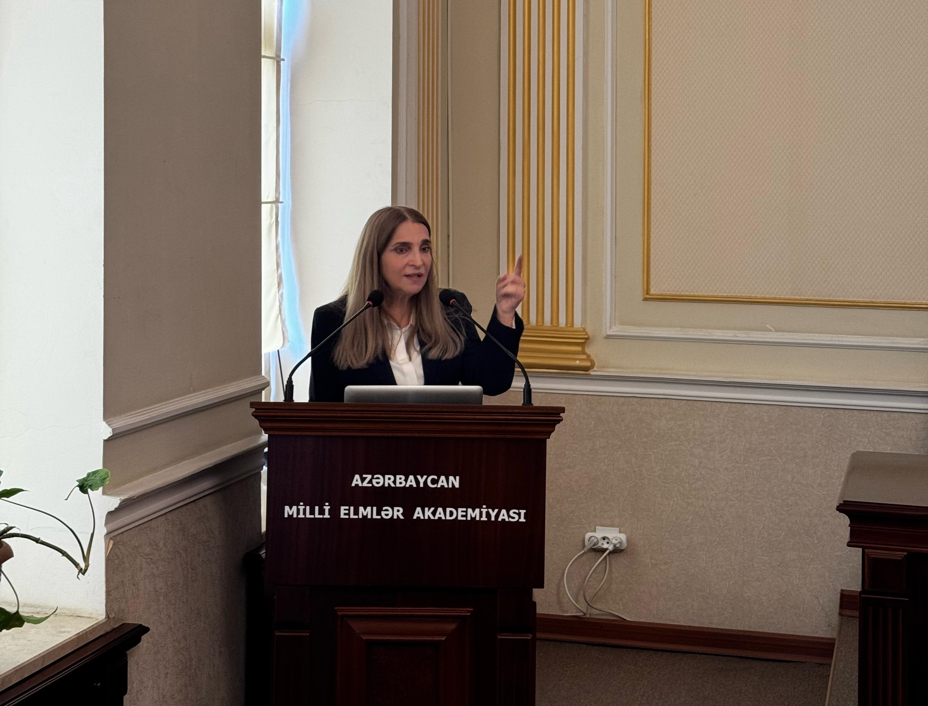 Arxeologiya və Antropologiya İnstitutunda gənc tədqiqatçılar...
