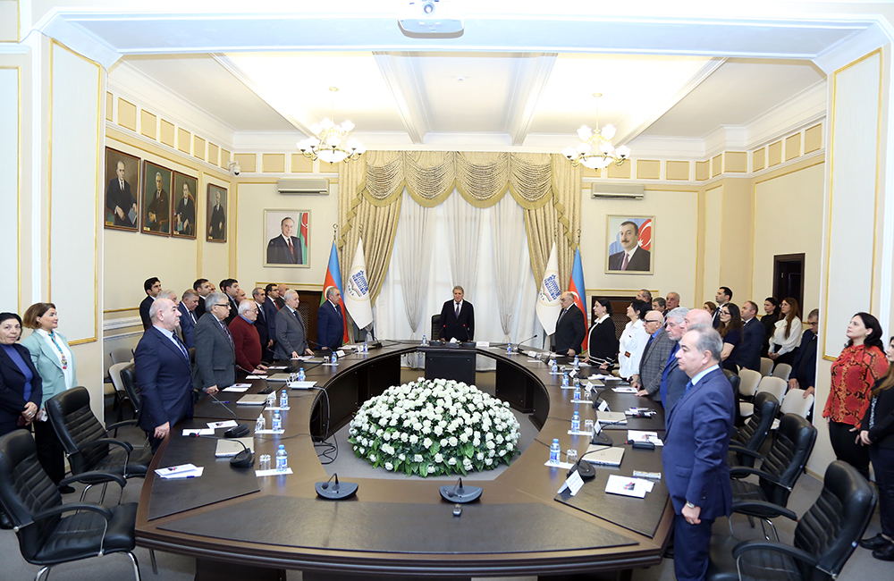 “Azərbaycan Milli Elmlər Akademiyası: Heydər Əliyevdən - İlh...