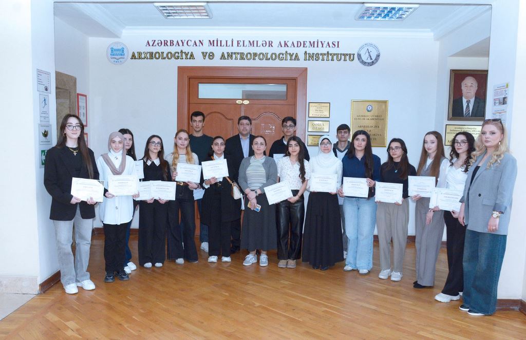 Arxeologiya və Antropologiya İnstitutunun könüllüləri mükafa...