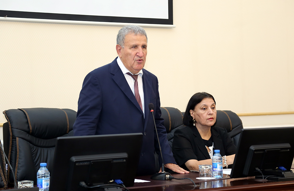 AMEA-da “Azərbaycanın Qarabağ ərazisində Alban abidələri: ta...