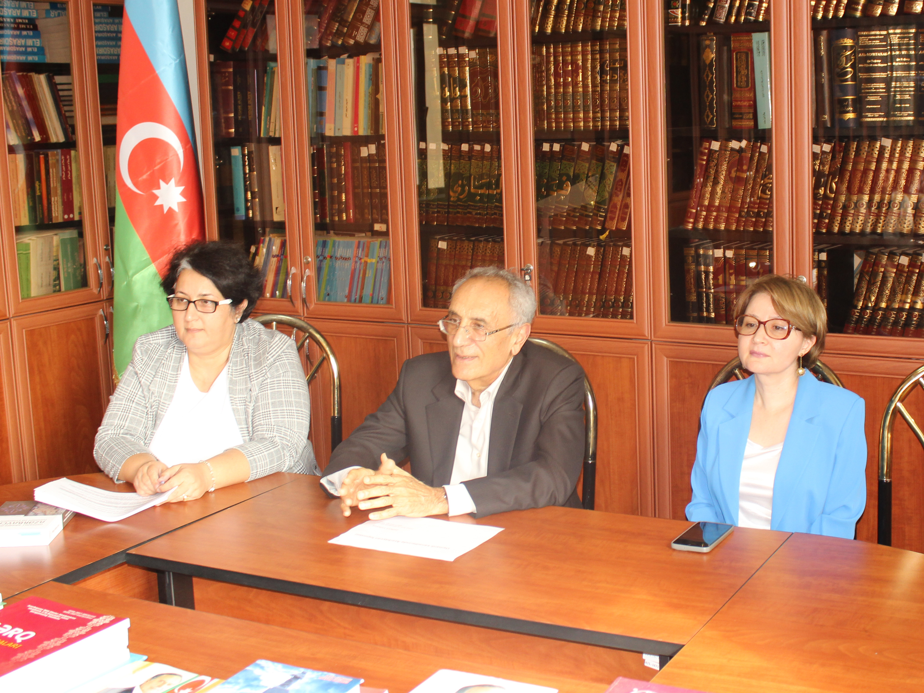 Şərqşünaslıq İnstitutunda “Osmanlı sənədlərində Azərbaycan toponimi” mövzusunda elmi seminar keçirilib
